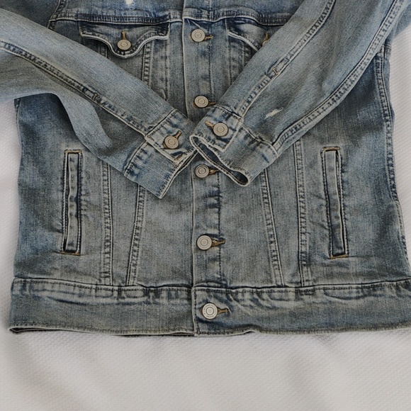 Lucky Brand Tomboy Trucker Distressed Denim Jacket - Like New Small - Picture 4 of 7